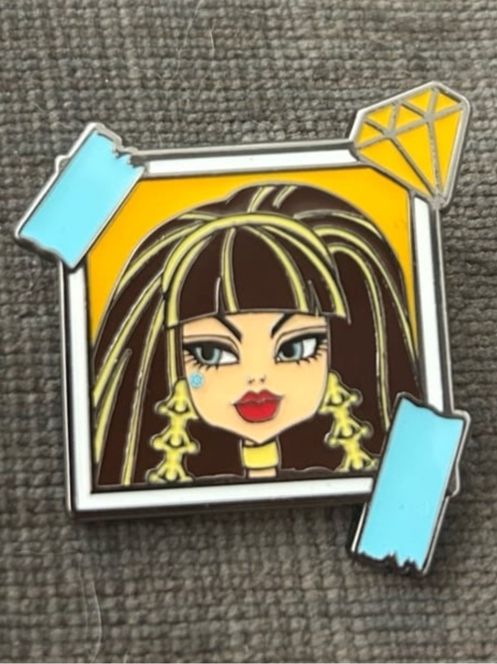 Hot topic monster high Cleo de nile pin